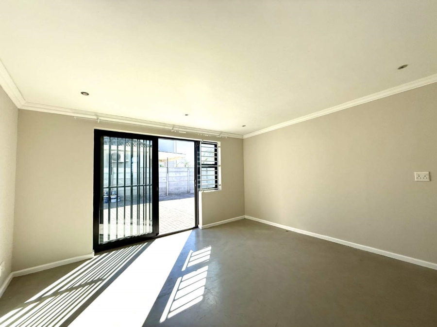 To Let 5 Bedroom Property for Rent in Parklands North Western Cape